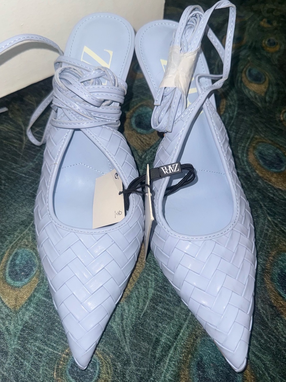 Woven Pointed-Toe Lace-Up Flats in Light Lavender